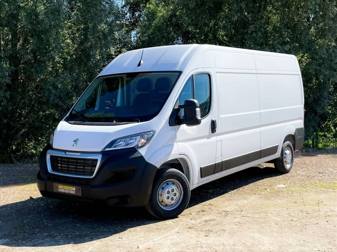 Camionnette Utilitaire Renault Trafic L2H1 — 5 m³